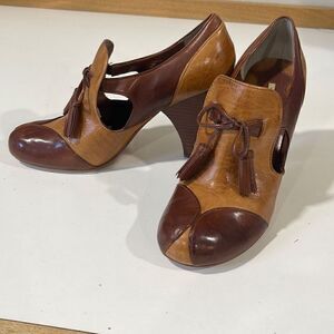 Max Studio Vintage Style Shoes Size 8.5